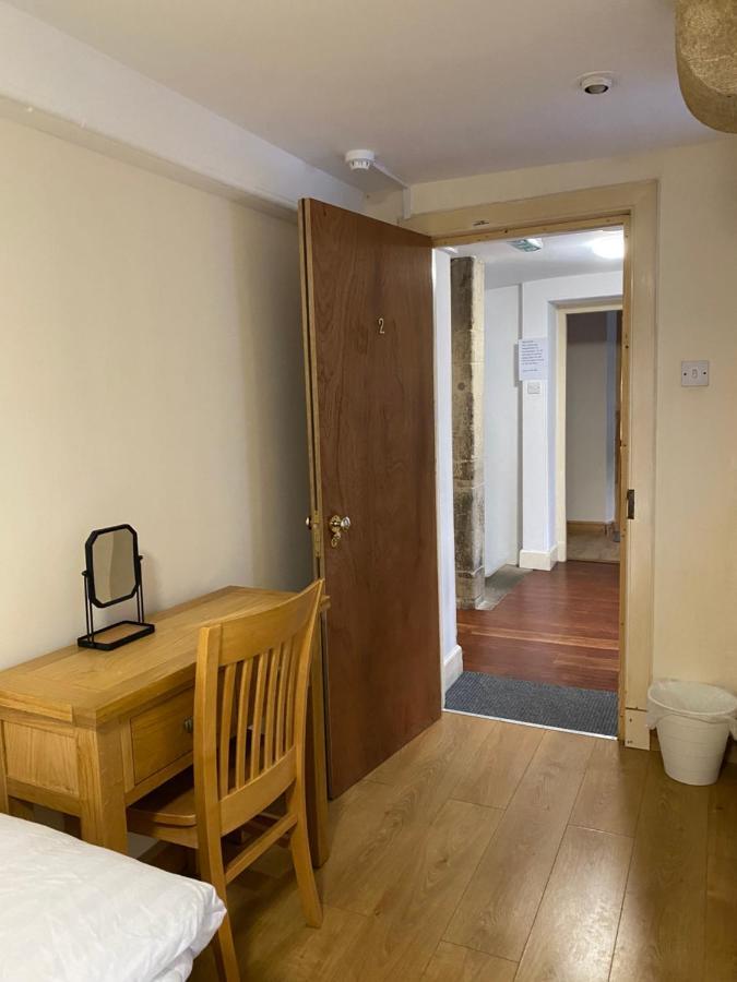 Edinb&B 외부 사진