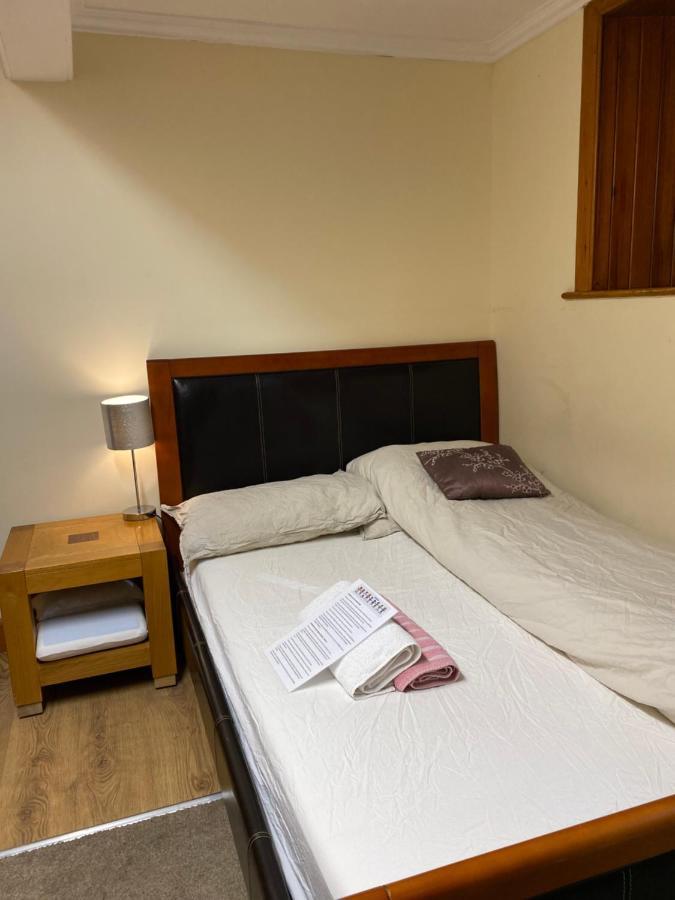Edinb&B 외부 사진