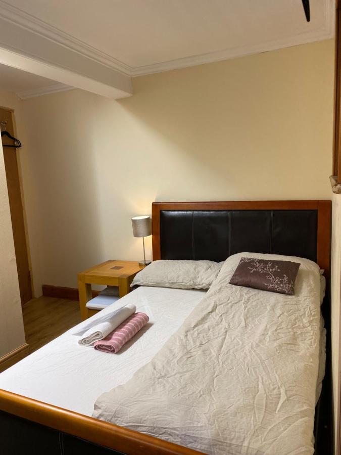Edinb&B 외부 사진