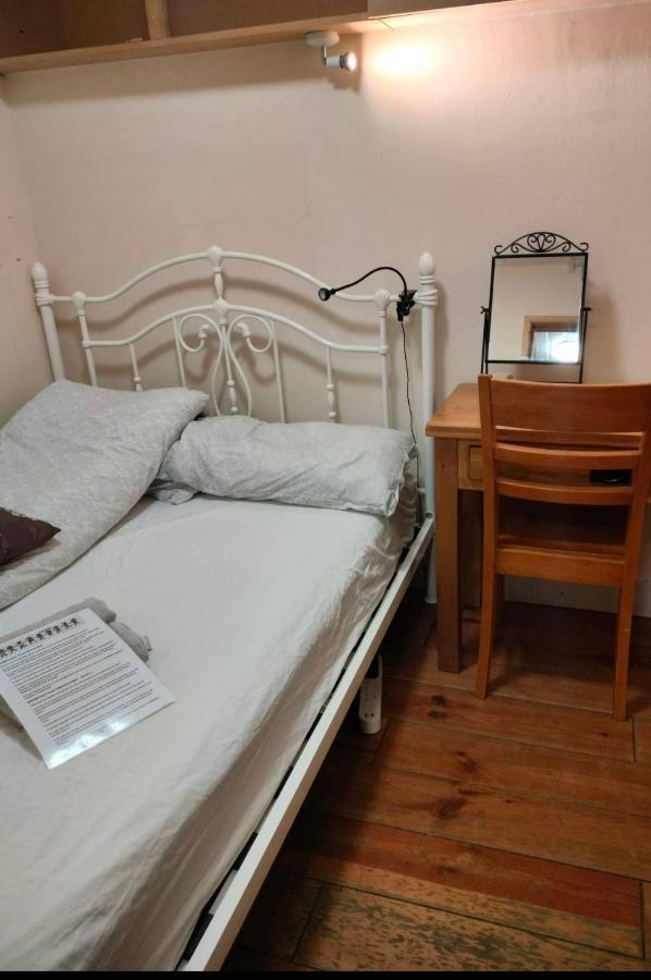 Edinb&B 외부 사진