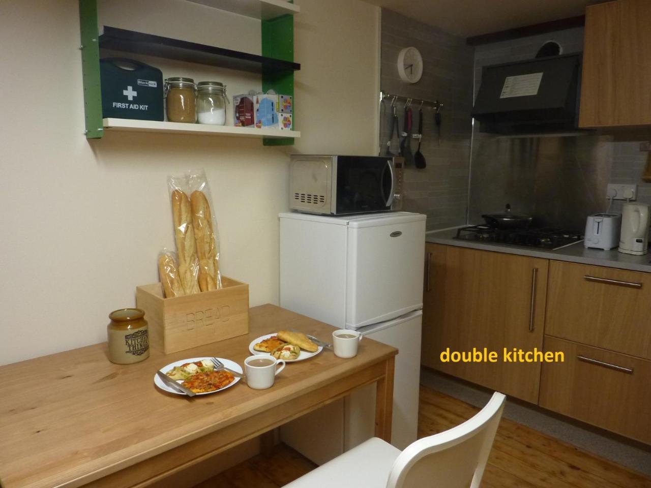 Edinb&B 외부 사진